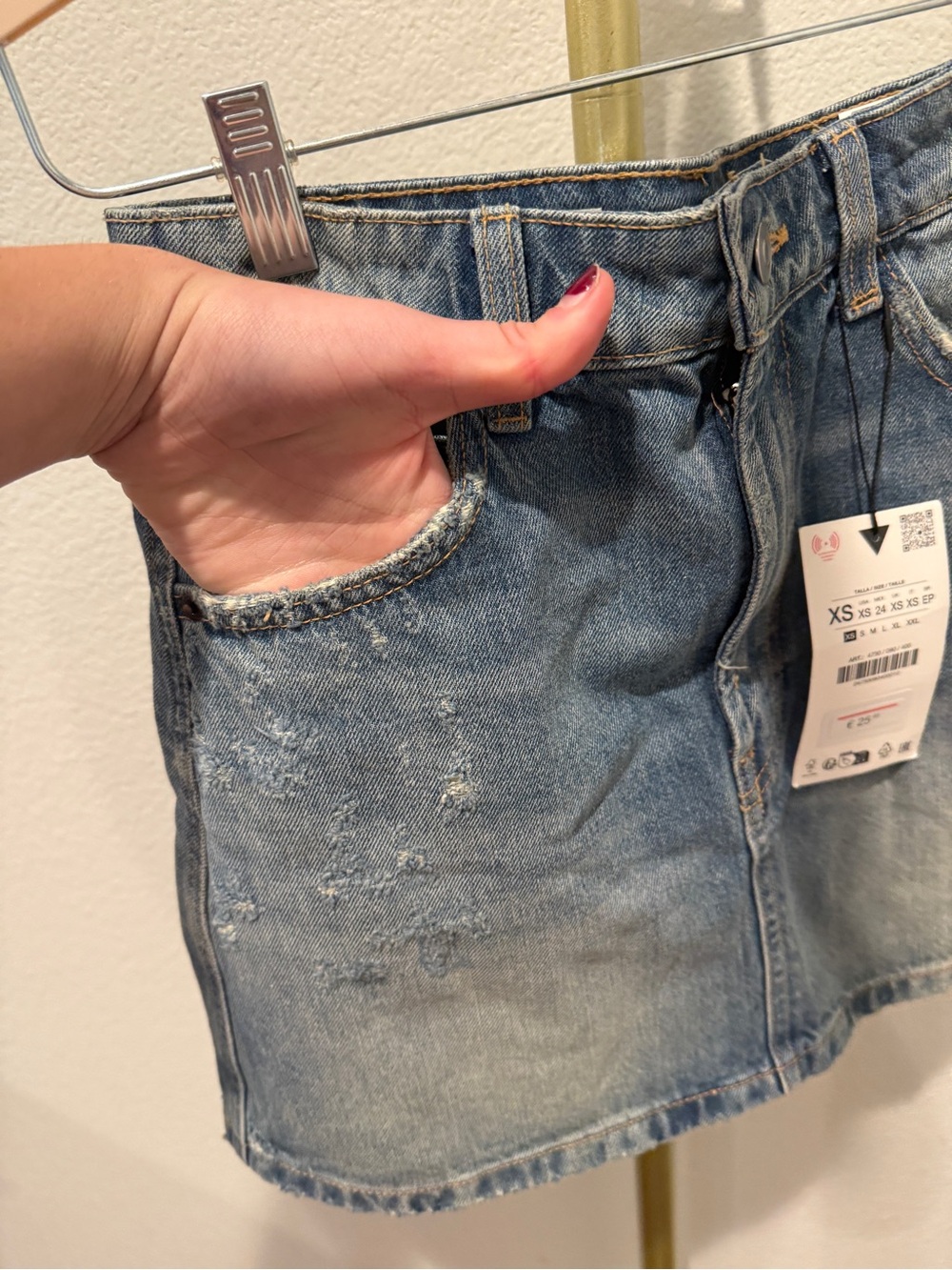 NWT Zara Distressed Denim Mini Skirt Light Wash XS - Picture 4 of 6